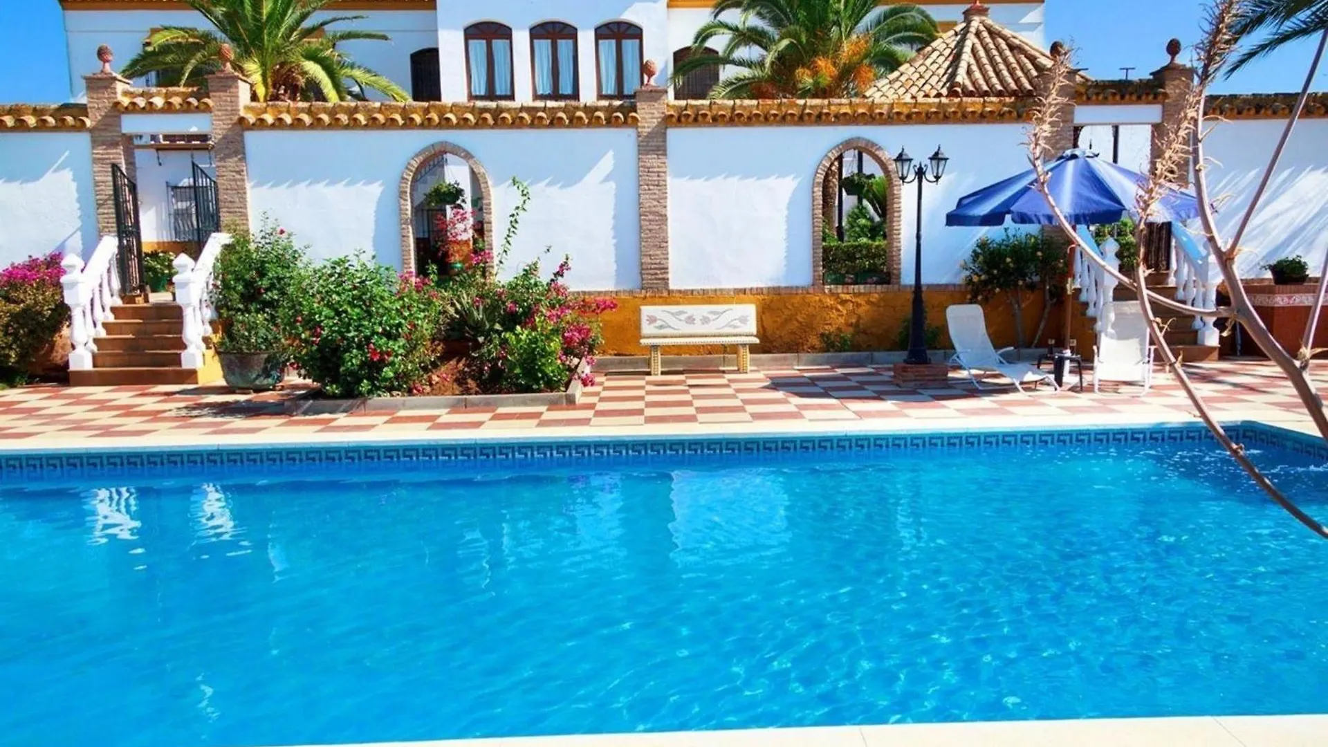 Schoenes Ferienhaus Mit Sonnenterasse Und Pool Villa Lora del Rio