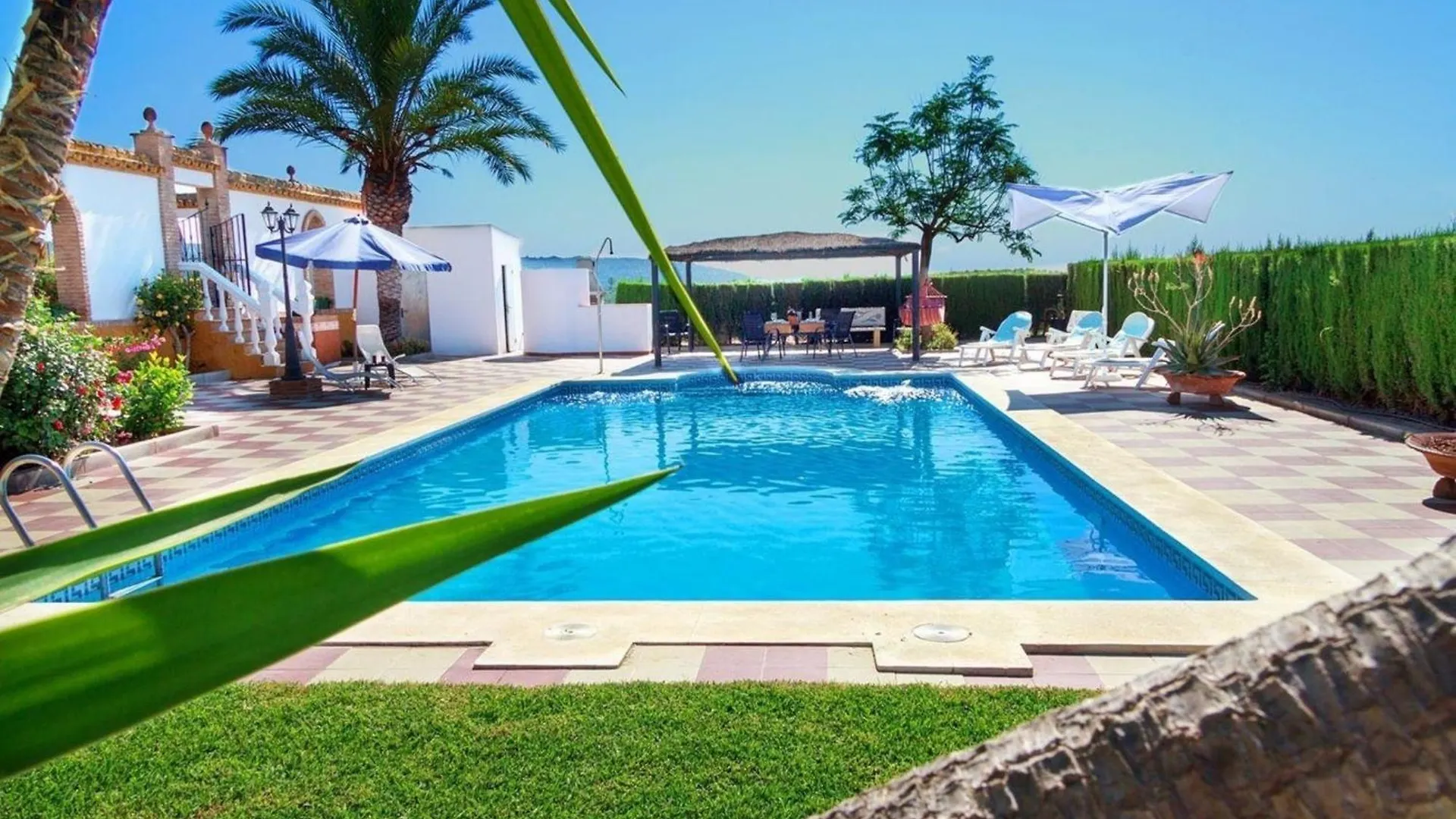 Schoenes Ferienhaus Mit Sonnenterasse Und Pool Villa Lora del Rio